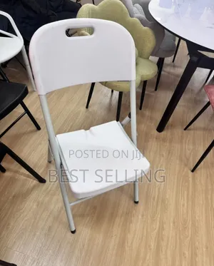 Stron Folderable Chairs White