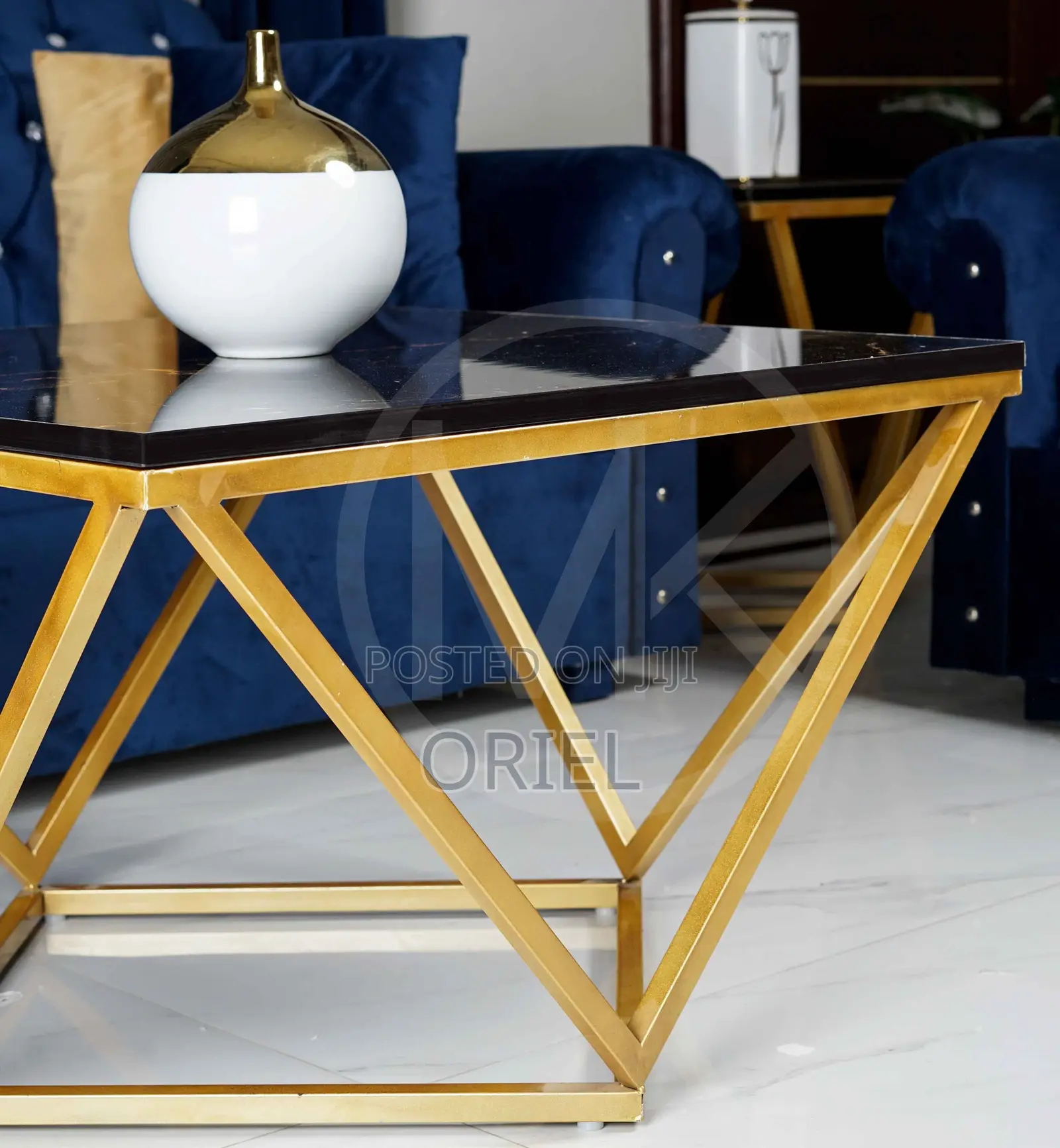Coffee Table; Space-Saving Glass Top Coffee Table