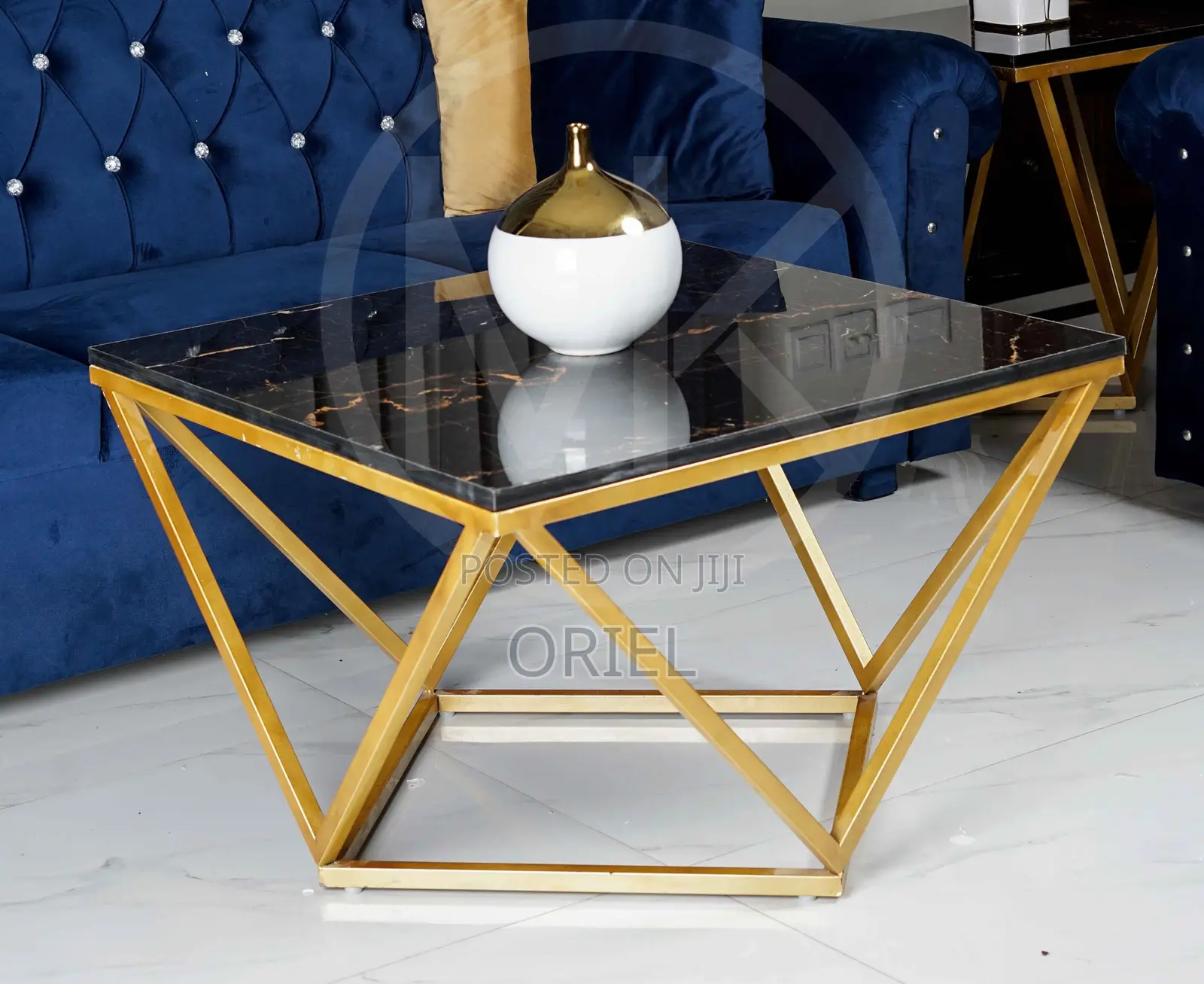 Coffee Table; Space-Saving Glass Top Coffee Table