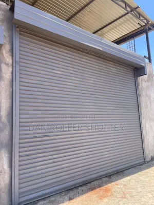 Smooth Operation Manual Roller Door – Premium Finish