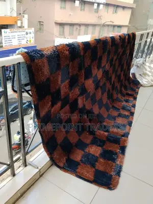 7by10 Fluffy Carpet With Fine Texture