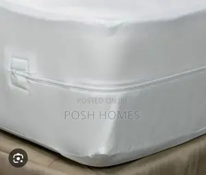 White Quality Zip Mattress Protector