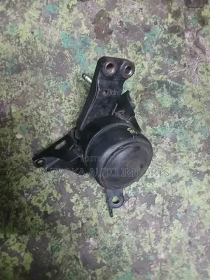 Toyota Vitz Front Right Engine Mount 2008–2015 Original Ex-Japan