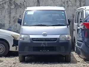 Toyota TownAce 2018 Silver