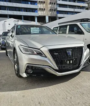 Toyota Crown 2019 Silver