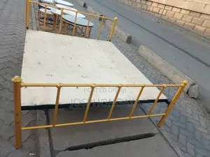 5 by 6 Goldish Leg Metralic Bed