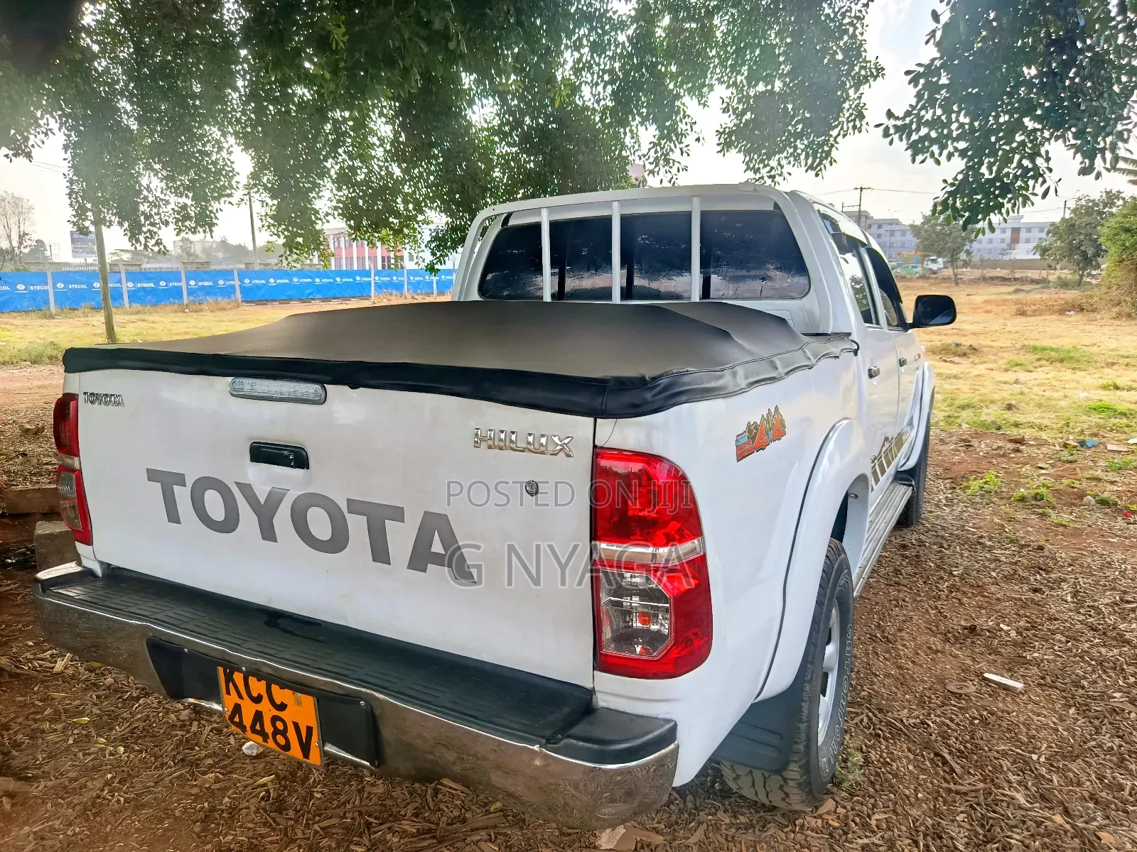 Toyota Hilux 2013 White