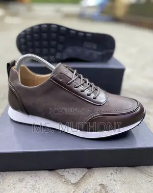 Boss Icelin Runn Model, Featuring Textured Uppers Size 40-45
