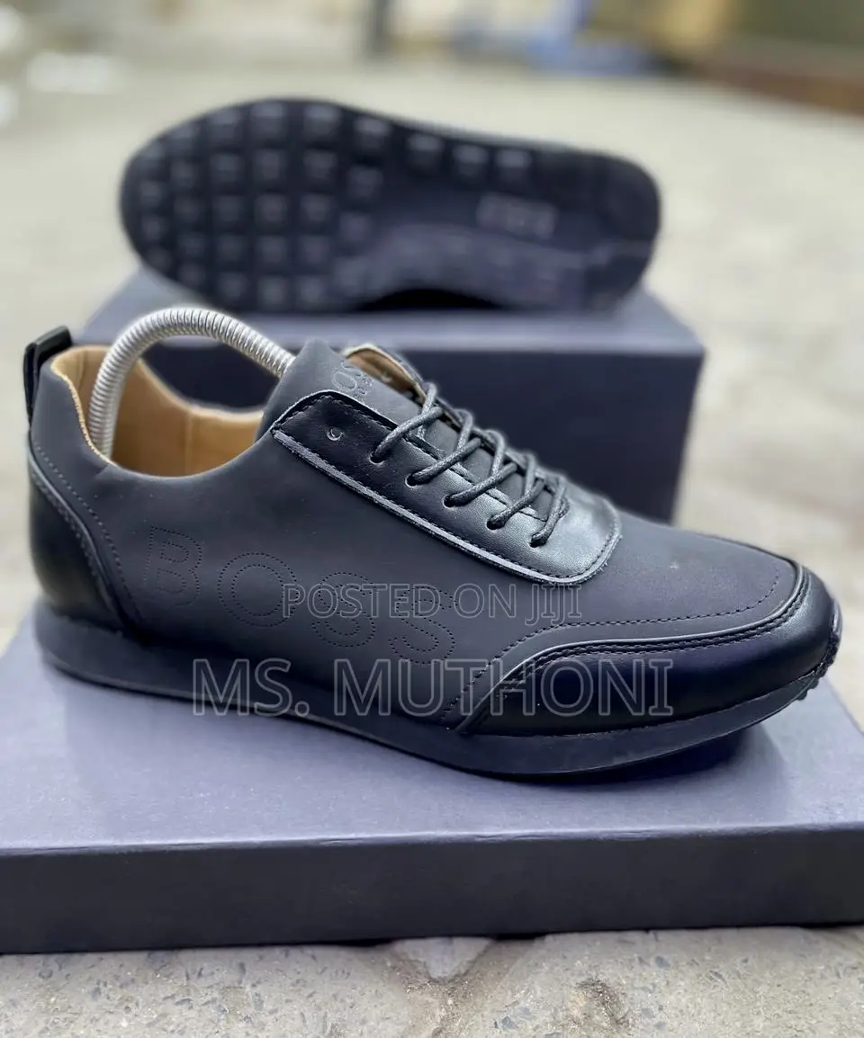 Boss Icelin Runn Model, Featuring Textured Uppers Size 40-45