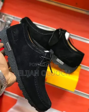 Clark’S Wallabies Original “🐾

Quality