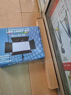 Varicolor Led 800 Studio Light Kit Dimmable –