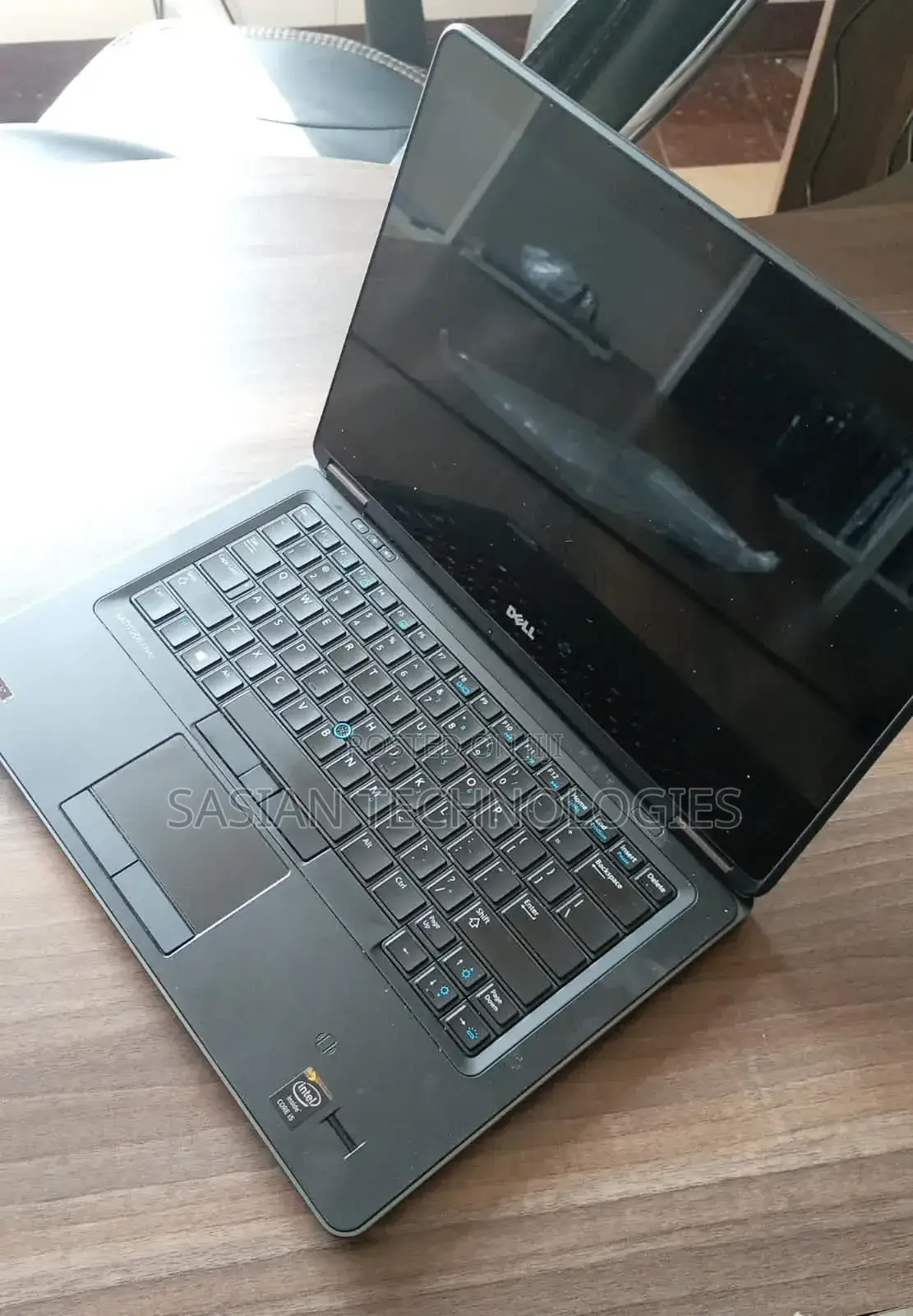 Laptop Dell Latitude 7400 8GB Intel Core I5 HDD 500GB