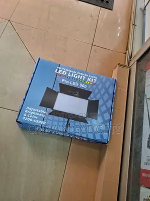 Varicolor Pro Led 800 Bi-Color Video Light Kit