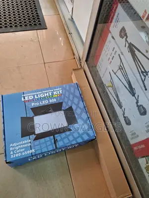 Led 800 Camera Light Kit With Battery Ac Adapter