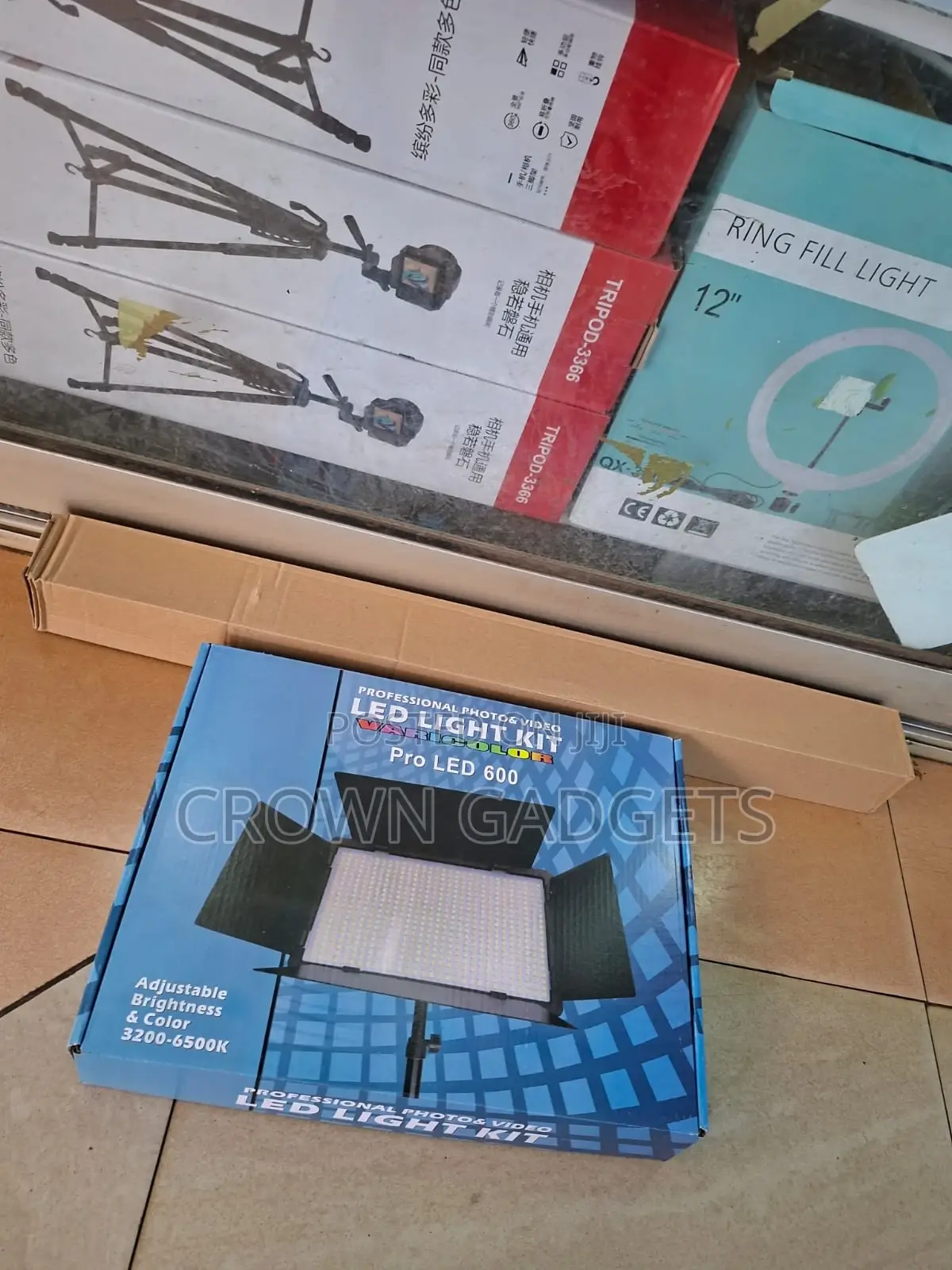 Led 600 Professional Video Light With Ac Adapter