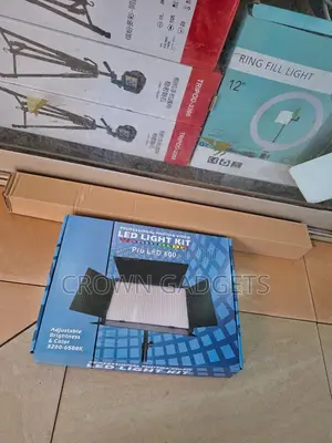 Varicolor Pro Led 600 Bi-Color Studio Light Kit