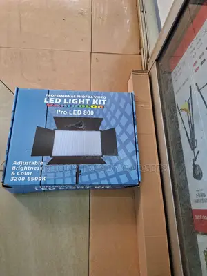 Varicolor Pro Led 800 Dimmable Studio Light Kit