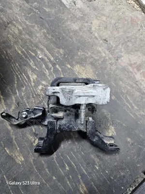Engine Mounting Auris