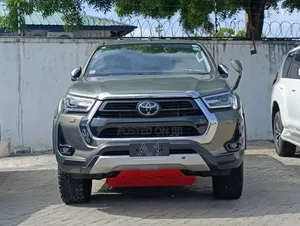 Toyota Hilux SR HI-Rider 2019 Gray