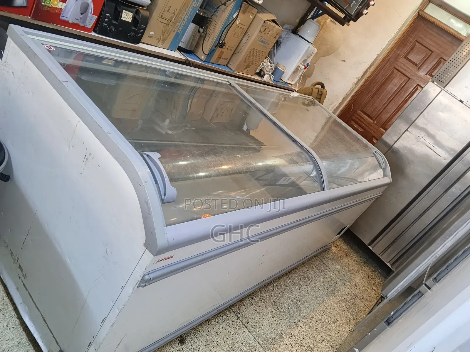 Display Freezer (1500l)