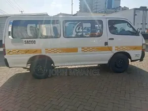 Toyota HiAce 2005 White