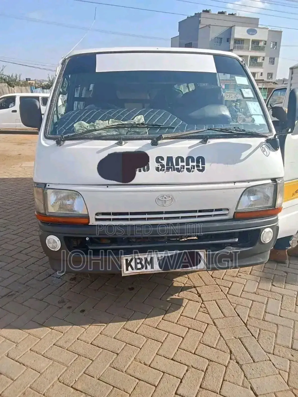 Toyota HiAce 2005 White