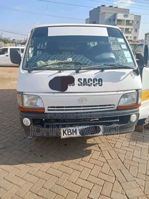 Toyota HiAce 2005 White