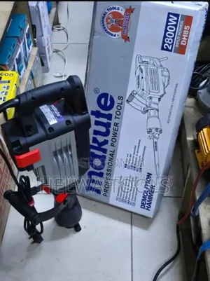 Makute Demolition Breaker, 2800 Watts