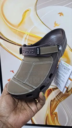 Crocs Yukon - Chocolate 
Quality 👌🏼👌🏼
Sizes 40-45 
@1aa