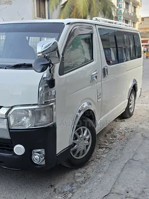 Toyota HiAce 2014 White