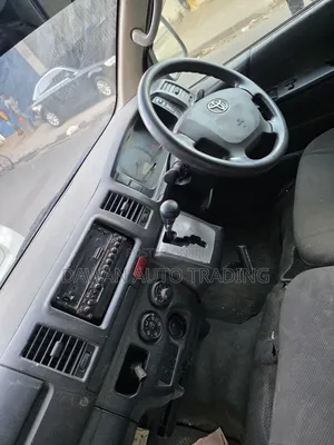 Toyota HiAce 2014 White