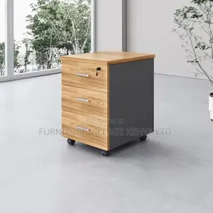 Workstation; Office 2-way Curved Workstation