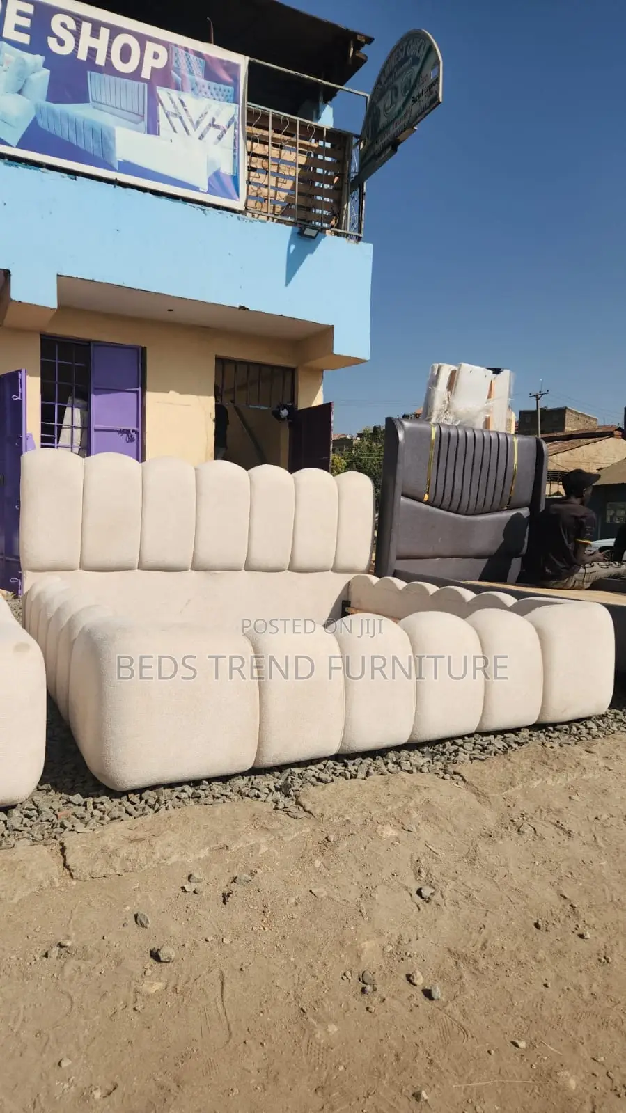 5 by 6 Modern Bubble Bed