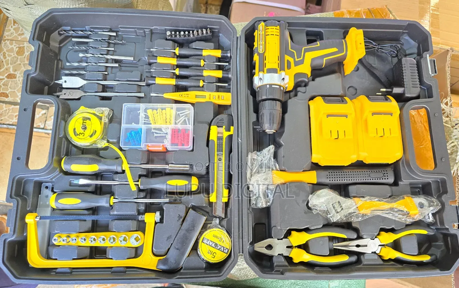 30pc Toolset With Drill, Drill Bits, Hammer, Saw, Screw Drivers Etc