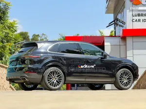 Porsche Cayenne Base AWD 2019 Blue