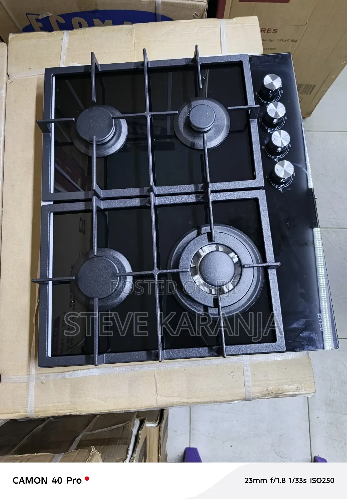 Bolesi Table Top Cooker With a Black Glass Top