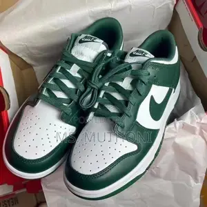 Nike Dunk Low Sneakers in the "Michigan Statevarsity Green Size 36-41