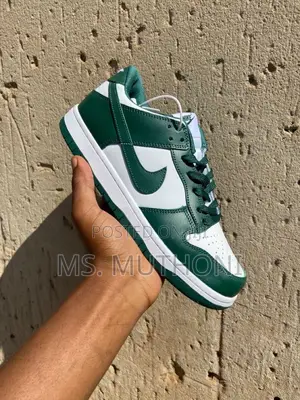 Nike Dunk Low Sneakers in the "Michigan Statevarsity Green Size 36-41