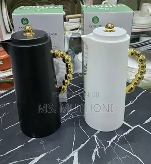 1000 Ml Vacuum Flask With a Gold Beaded Handle