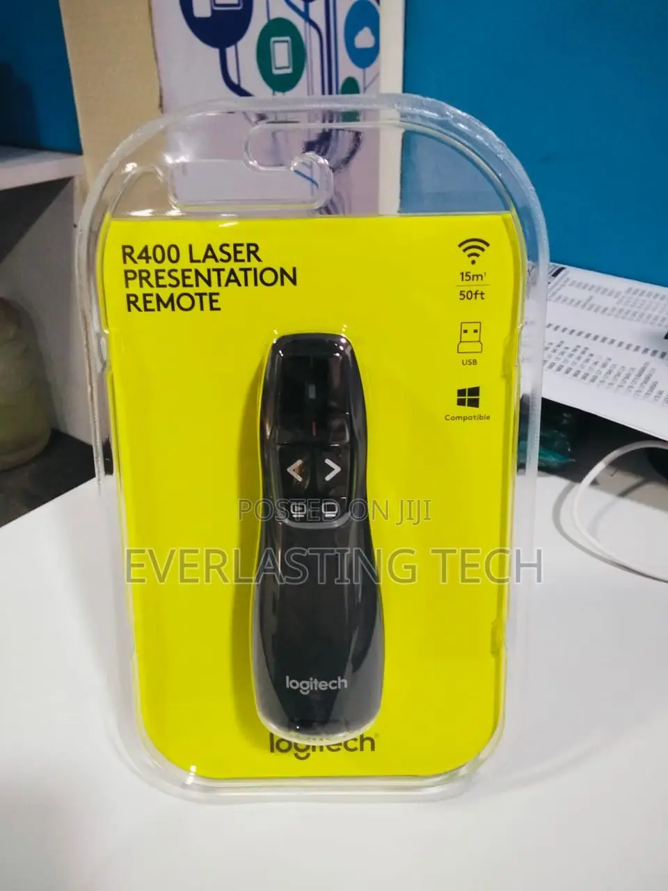 Logitech R400 Wireless Presentation Remote - Black