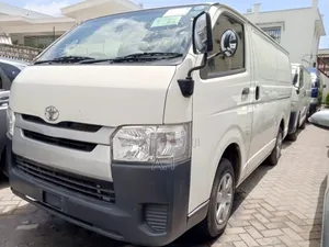 Toyota HiAce 2018 White