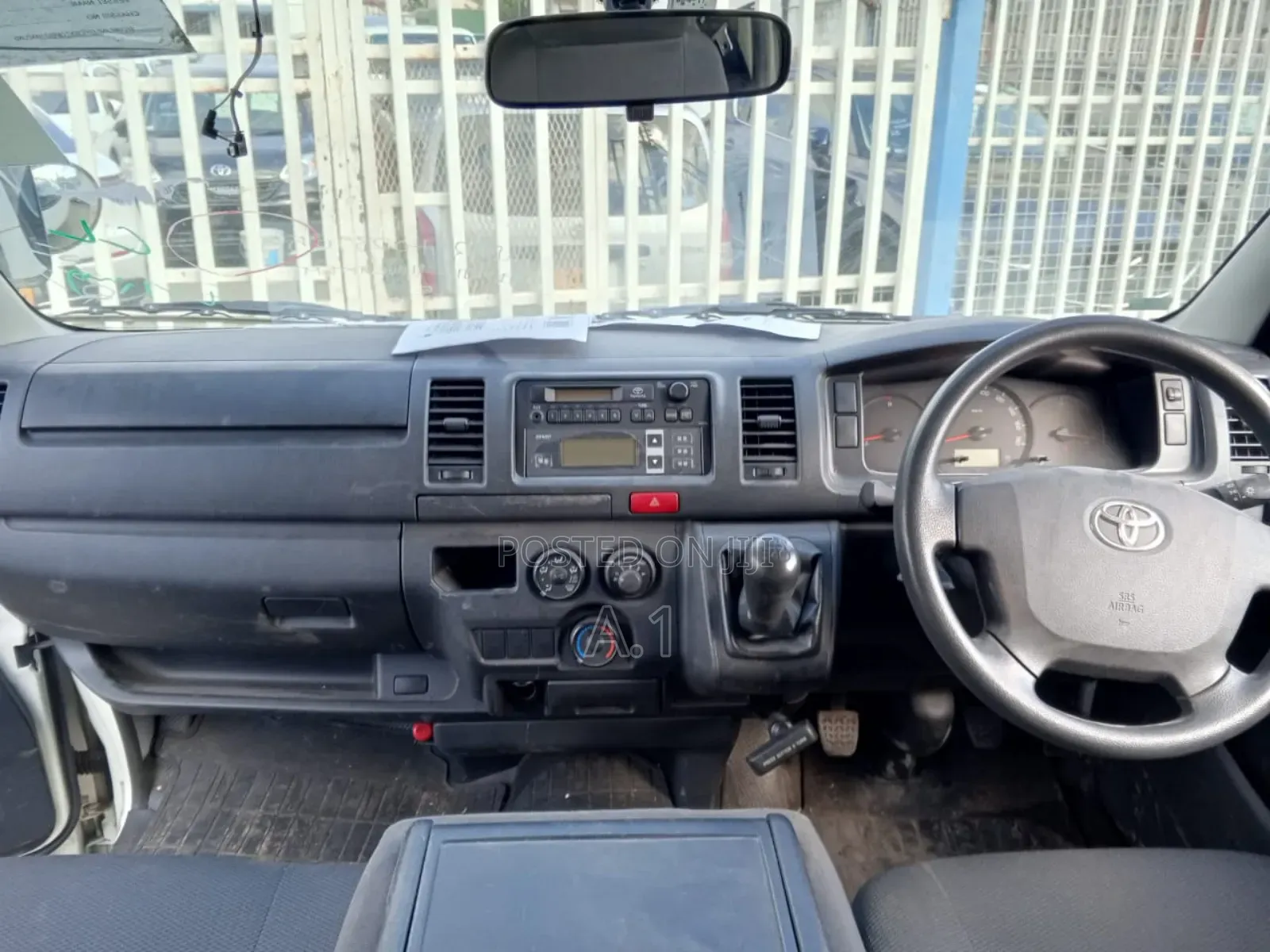 Toyota HiAce 2018 White