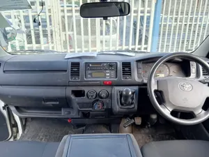Toyota HiAce 2018 White