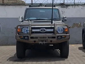 Toyota Land Cruiser 4.0 V6 GXR 2019 Brown