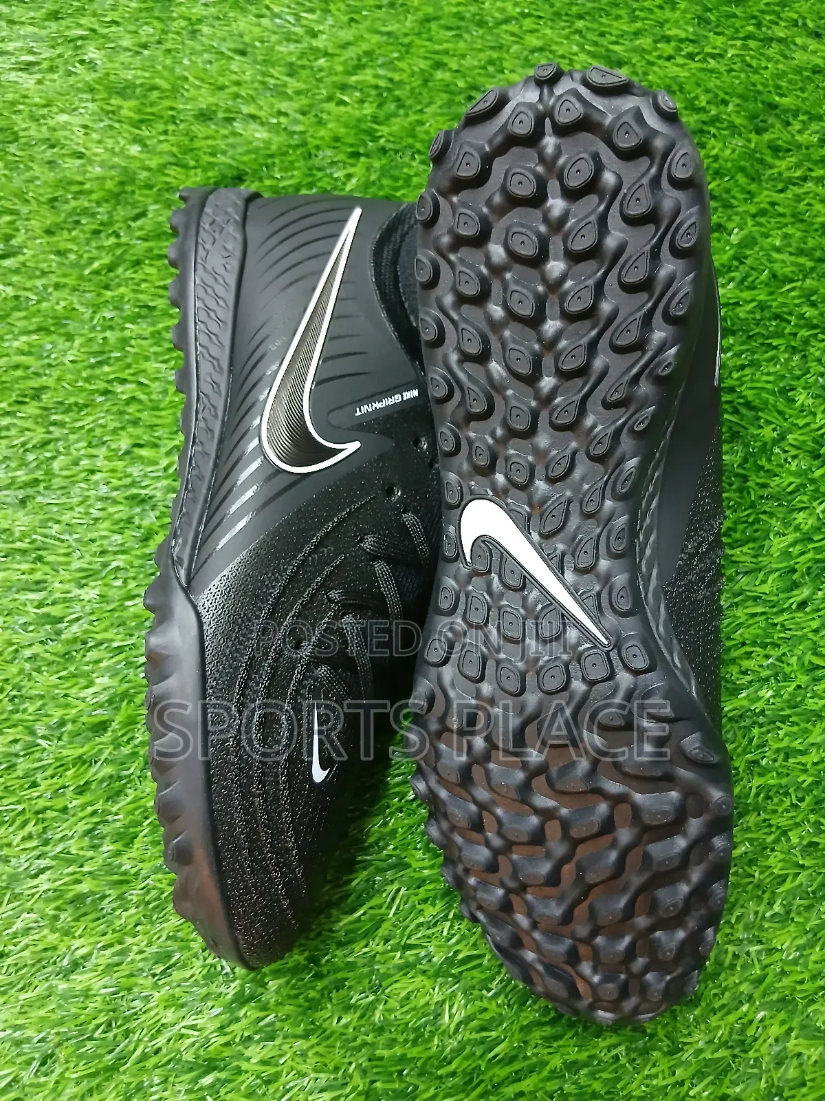 Phantom Gx Dos "Black-on-Black" Tf Football Boots