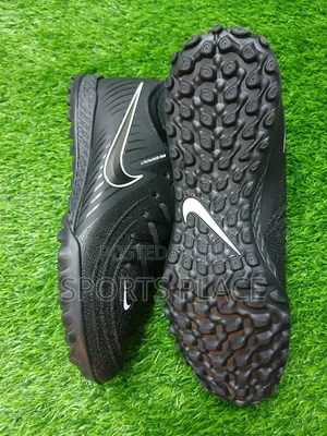 Phantom Gx Dos "Black-on-Black" Tf Football Boots