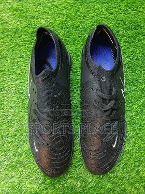 Phantom Gx Dos "Black-on-Black" Tf Football Boots