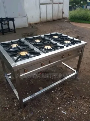Gas Cooker With 6 Burners, Made for Serious Busy Hotels
