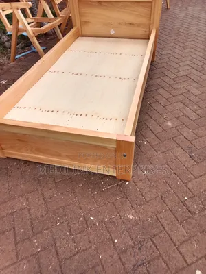 3*6 Mahogany Wooden Beds