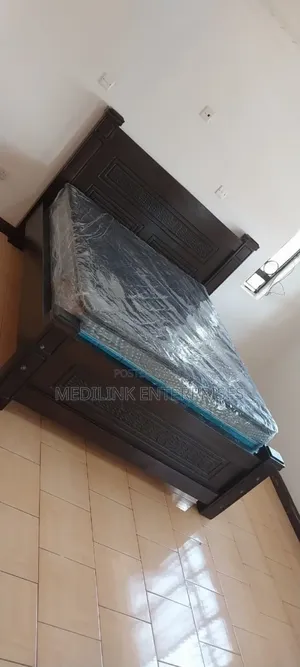 Wooden Solid Mahogany 5*6 Beds